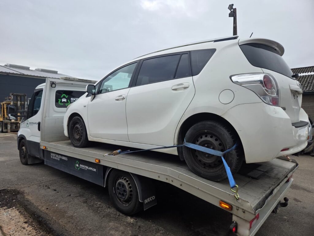 Toyota Verso afhentet af Skrotbil ApS